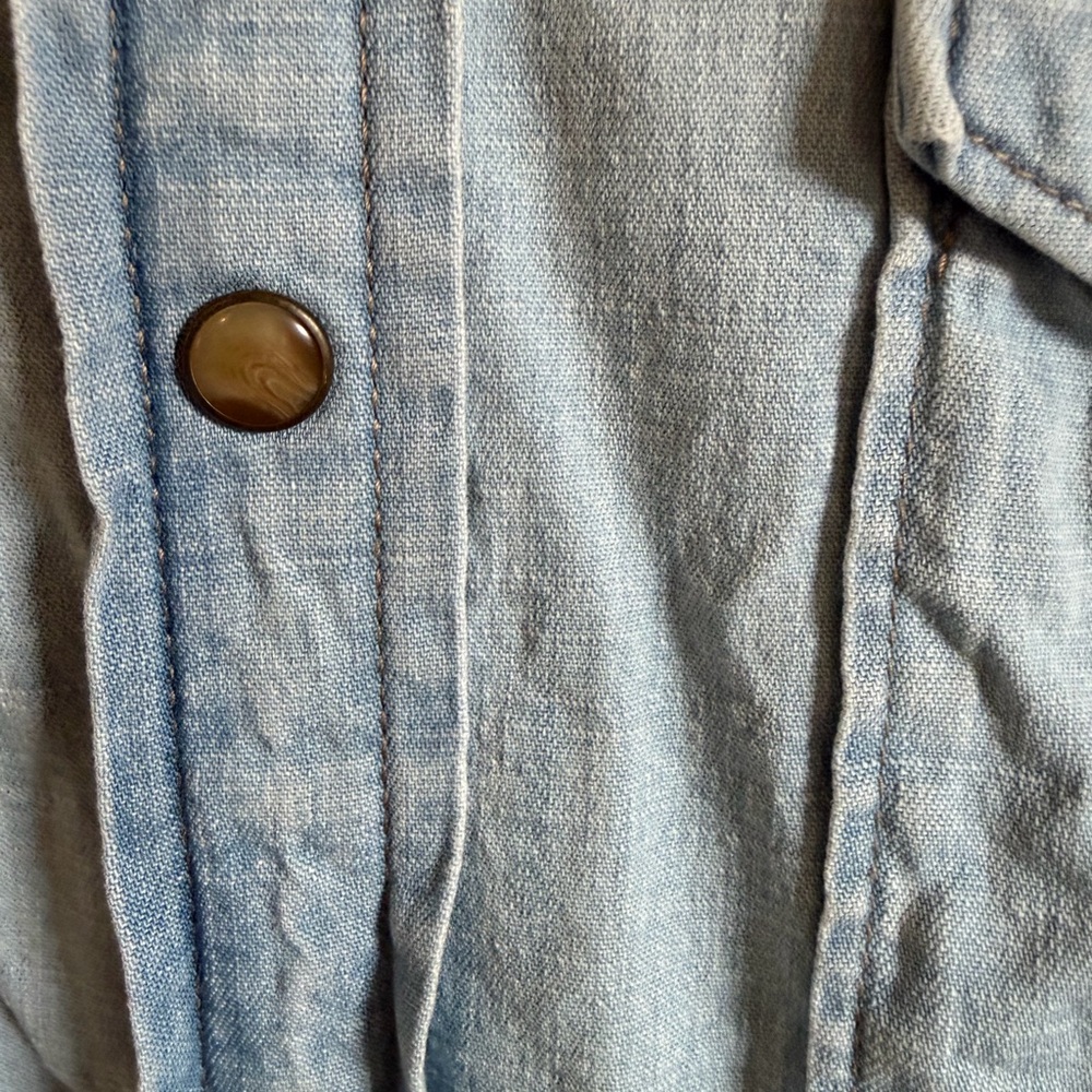 Vintage 90’s Wrangler Light Blue Denim Western Button-Down Shirt - Picture 3 of 6